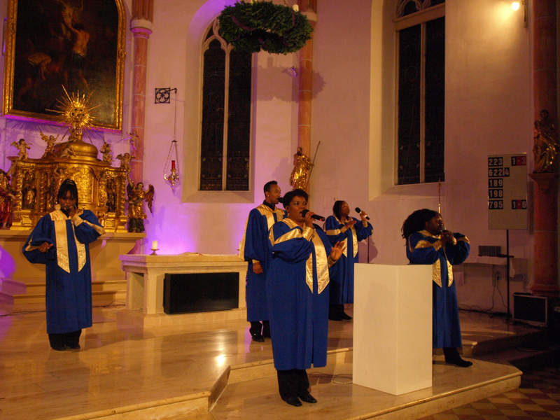 Gospelchor anlässlich der Adventbegegnungen in der Stadtpfarrkirche Liezen