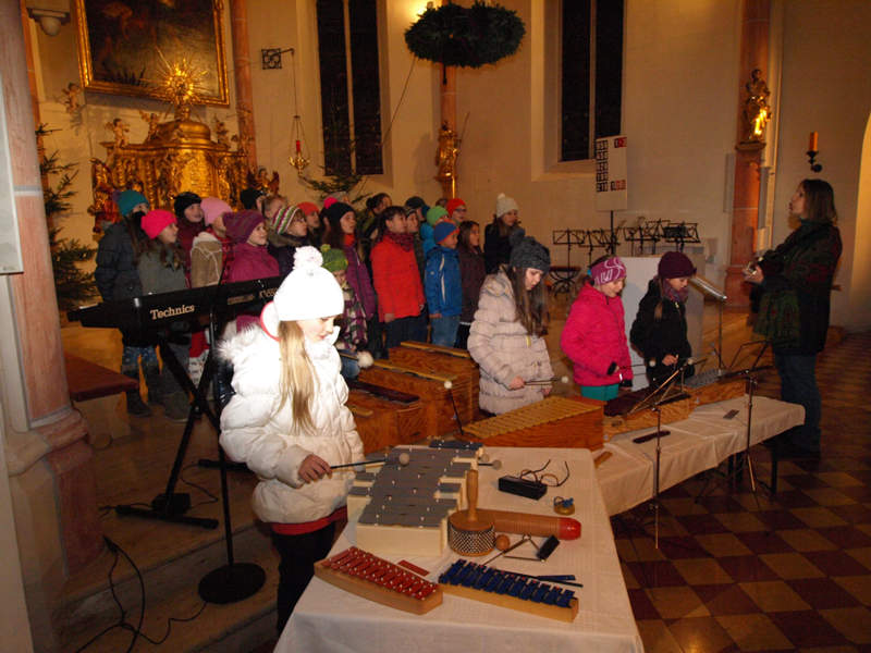 Musikalische Darbietung der Volksschule Liezen anlässlich der Adventbegegnungen